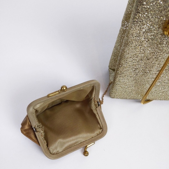 Vintage Gold Metallic Lamé Evening Handbag with Metal Rosette Clasp - Picture 8 of 14